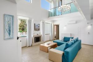 Ruang duduk di Salvia Villas