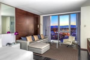 Posezení v ubytování Studio with Stunning Views Balcony Access 23303 + 61 fotografií