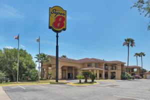 Fotografie z fotogalerie ubytování Super 8 by Wyndham Weslaco v destinaci Weslaco