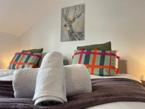 Voodi või voodid majutusasutuse Cosy 3-Bed Dover, Sleeps 8, EV and Free Parking toas