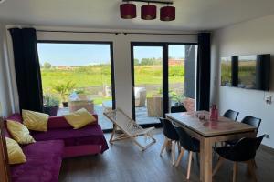 Χώρος καθιστικού στο Family-friendly holiday home in Mielenko