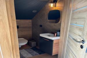 Ένα μπάνιο στο Family-friendly holiday home in Mielenko +21 φωτογραφίες