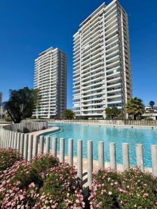 Бассейн в Beachfront apartment, La Herradura beach или поблизости +18 фотографий