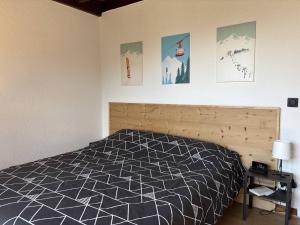 Postel nebo postele na pokoji v ubytování Duplex 4 étoiles, Villard-de-Lans, 8 pers, lumineux - FR-1-548-49