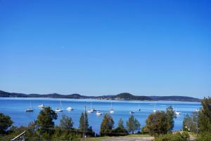 TascottにあるCoastal Retreat with Water Viewsのギャラリーの写真