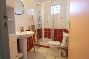 Koupelna v ubytování Habitation Alamanda by KVZ 3ch 2sde & vue montagnes + 16 fotografií