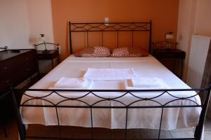 A bed or beds in a room at Asterida Villas