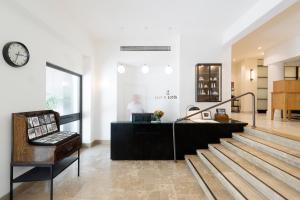 Ο χώρος του λόμπι ή της ρεσεψιόν στο Lily & Bloom Boutique Hotel