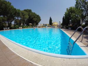 The swimming pool at or close to Camping Village Mar y Sierra