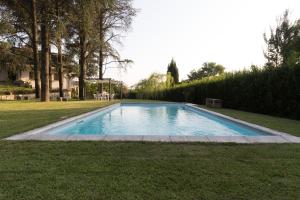 The swimming pool at or close to Villa White