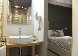 Koupelna v ubytování Notti O' Tunn Luxury Rooms in centro
