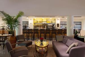 Posezení v ubytování Lily & Bloom Boutique Hotel