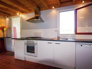 Kuchyň nebo kuchyňský kout v ubytování Holiday Home near Bergerac Vineyards