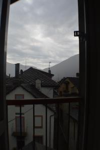 Nespecifikovaný výhled na hory nebo výhled na hory při pohledu z aparthotelu