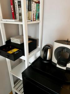 Knihovna v apartmánu