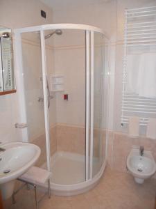 A bathroom at Hotel Stella Alpina