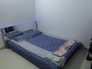 Postel nebo postele na pokoji v ubytování Affordable cozy room with attached washroom