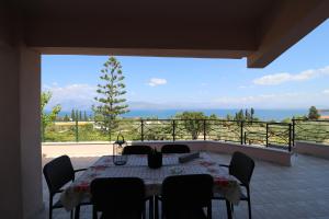 Afbeelding uit fotogalerij van Loukissia Villa Mare in Loukísia