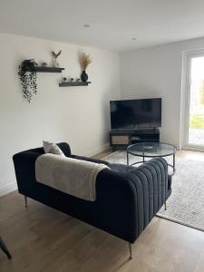 TV a/nebo společenská místnost v ubytování 5 Bed Home near Anglesey Abbey