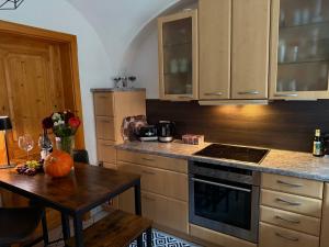 Η κουζίνα ή μικρή κουζίνα στο Ferienwohnung Bärnham