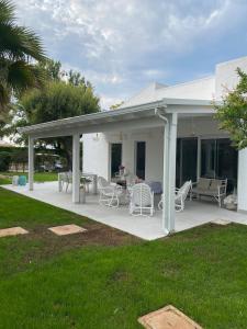 Taman di luar Private Villa at 150 meters from the beach +5 gambar