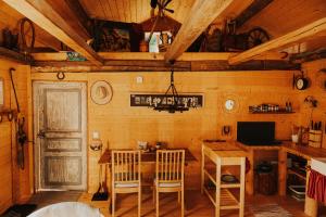 Μια τηλεόραση ή/και κέντρο ψυχαγωγίας στο Pioneer Cabin - Wilderness Adventures Sweden