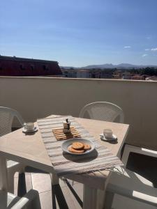 En generel udsigt til bjerge eller udsigt til bjerge taget fra feriehuset