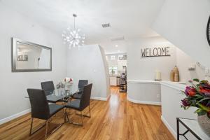 ヒューストンにあるCozy Townhome with Garage minutes from Hobby Airportのギャラリーの写真