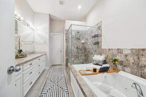 ヒューストンにあるCozy Townhome with Garage minutes from Hobby Airportのギャラリーの写真 +5枚の写真