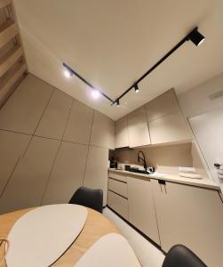 Η κουζίνα ή μικρή κουζίνα στο Marelis City appartment Bar