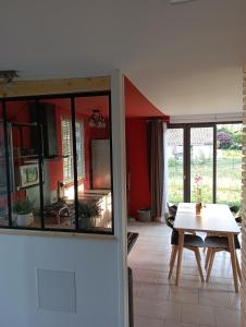 Fotografie z fotogalerie ubytování L'atelier du canal v destinaci Castelculier