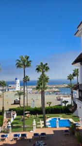 Swimmingpoolen hos eller tæt på Puerto de la Duquesa apartment