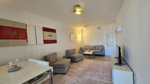 Et opholdsområde på Puerto de la Duquesa apartment