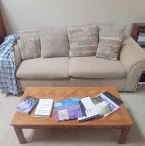 Posezení v ubytování Prime City Access At The Cat House - Room 1