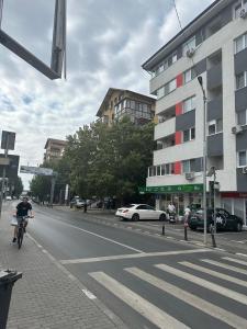 ChiajnaにあるTanDream Studioの自転車に乗る者