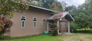 Budova, kde se prázdninový areál nachází