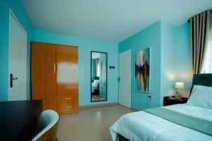 Fotografie z fotogalerie ubytování Cozy 2Bed with Mini Pool & Outdoor Lounge in Lagos v destinaci Lagos