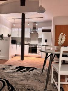 Gallery image of Central Comfort- 2 bedroom Nottingham Stay in Nottingham