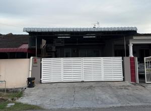 Το κτήριο όπου στεγάζεται  η παραθεριστική κατοικία