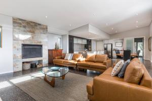 Χώρος καθιστικού στο Mimosa - Stylish Beachside Retreat in Dunsborough