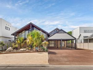 Το κτήριο όπου στεγάζεται  η παραθεριστική κατοικία