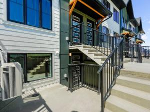 Το κτήριο όπου στεγάζεται  το διαμέρισμα