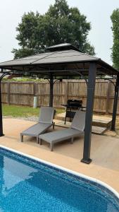 Gallery image of Private Pool Paradise in Prattville
