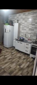 Kuchyň nebo kuchyňský kout v ubytování Casa Para 12 Pessoas c Piscina