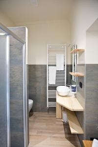 Koupelna v ubytování Osteria Senza Fretta Rooms for Rent