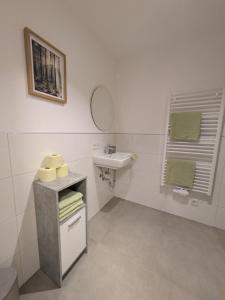 Et badeværelse på Bachbauer am Attersee + 27 billeder