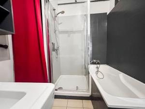 Bilik mandi di Hyper centre Montpellier Appart avec balcon privé +22 gambar