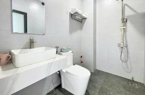 Ένα μπάνιο στο Nắng Mai Hotel