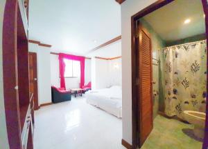Gallery image of Break Point Hotel in Patong Beach