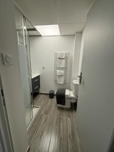 Et badeværelse på Studio, quiet and secure in ZA